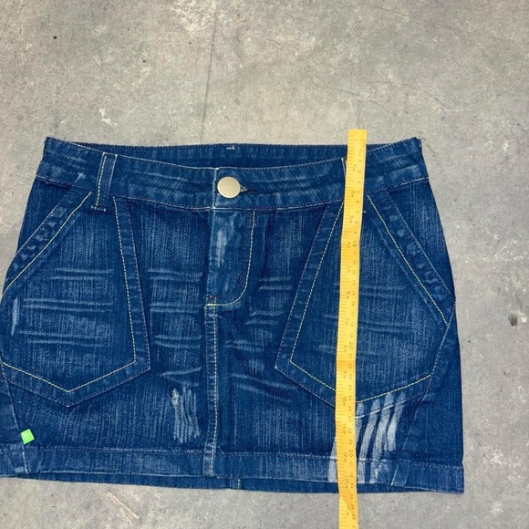 Y2K Miss Bella Distressed Paneled Mini Skirt - Picture 6 of 7